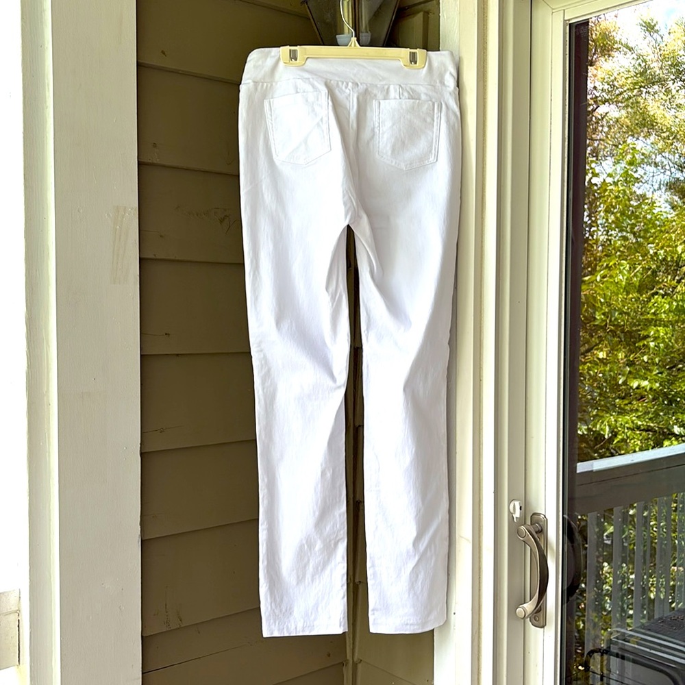 J. McLaughlin White Pull on pants Sz 4 EUC.
Comfy and elegant. - Picture 4 of 6